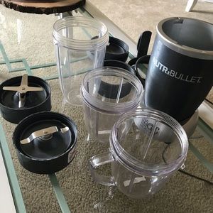 COMPLETE NUTRIBULLET SET.